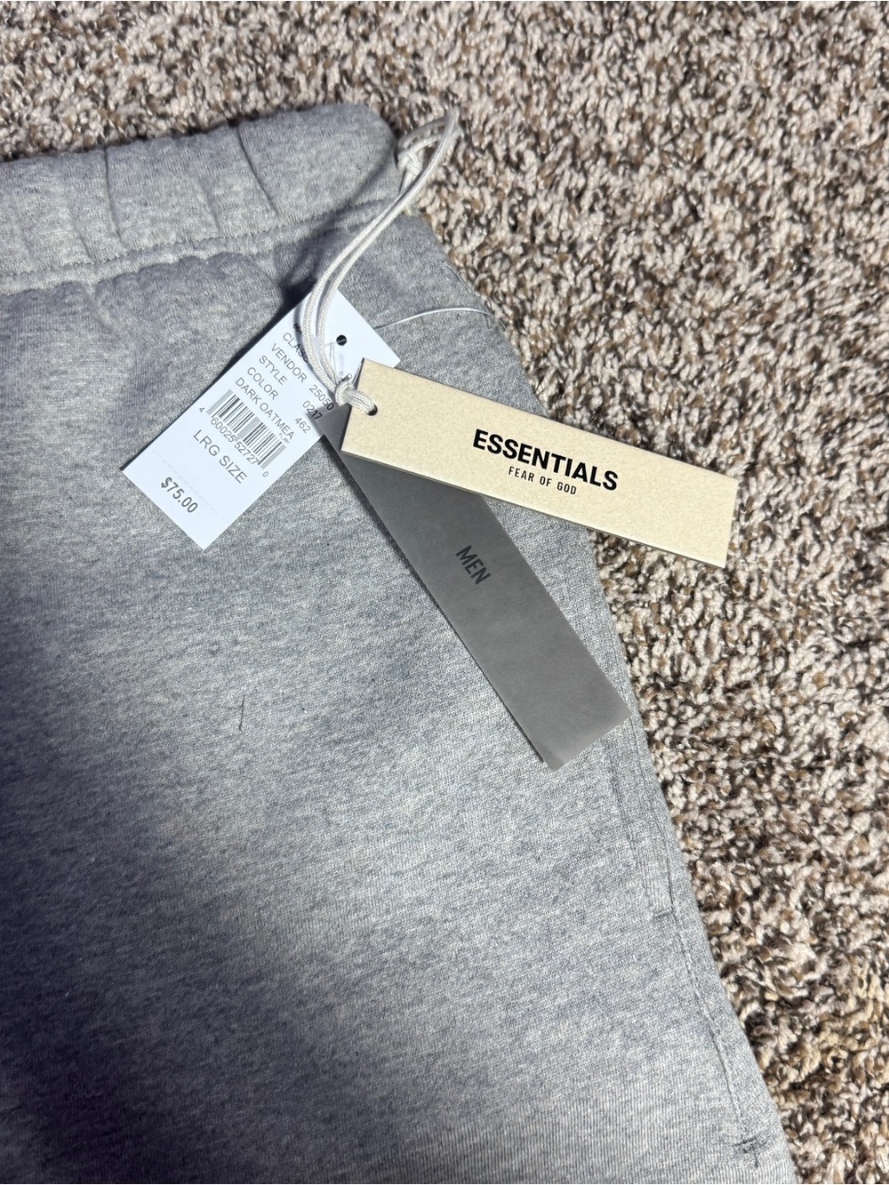 Essentials shorts - Picture 2 of 5